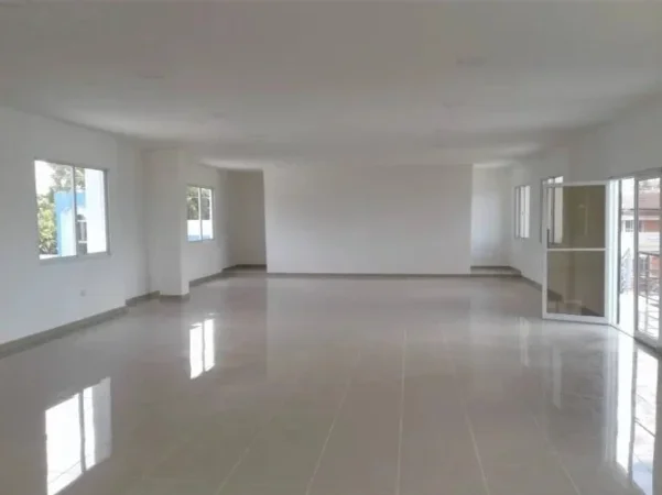 Tirane, jepet me qera zyre Kati 0, 95 m² 1.200 € (don bosko)