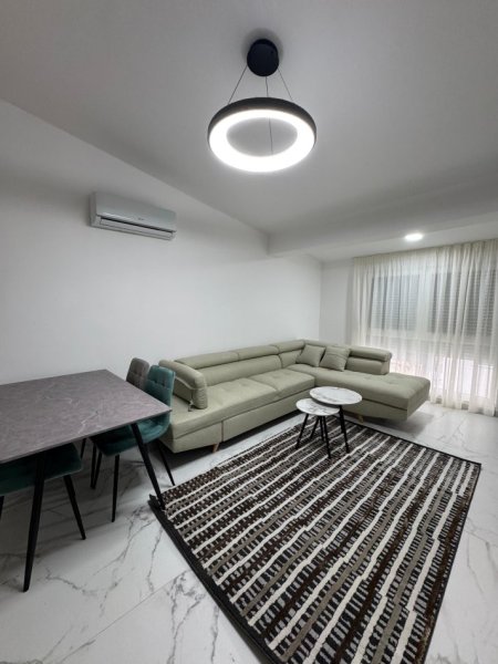 Tirane, jepet me qera apartament 1+1 Kati 3, 65 m² 480 € 