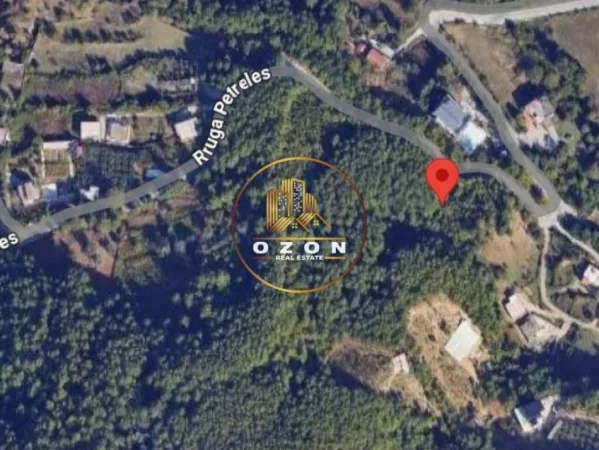 Tokë për Shitje në Petrelë!