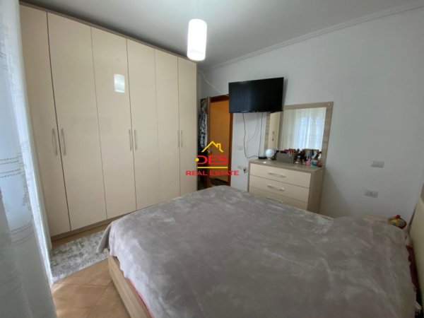 Vlore, jepet me qera apartament 3+1+Ballkon Kati 7, 153 m² 600 € (Rruga Sadik Zotaj)