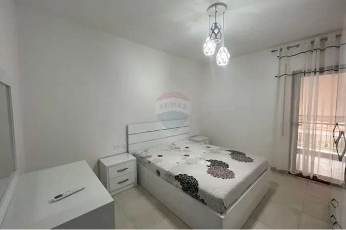 Tirane, jepet me qera apartament 1+1+Ballkon Kati 2, 77 m² 650 € (Kompleksi Delijorgji)