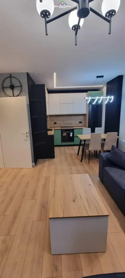 Tirane, jap me qera apartament 1+1+Ballkon Kati 5, 86 m² 600 € (laprake)