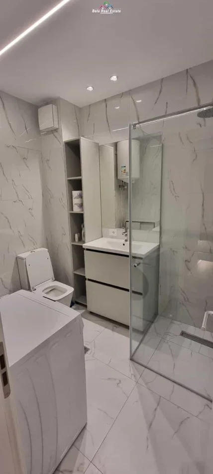 Tirane, jap me qera apartament 1+1+Ballkon Kati 5, 86 m² 600 € (laprake)
