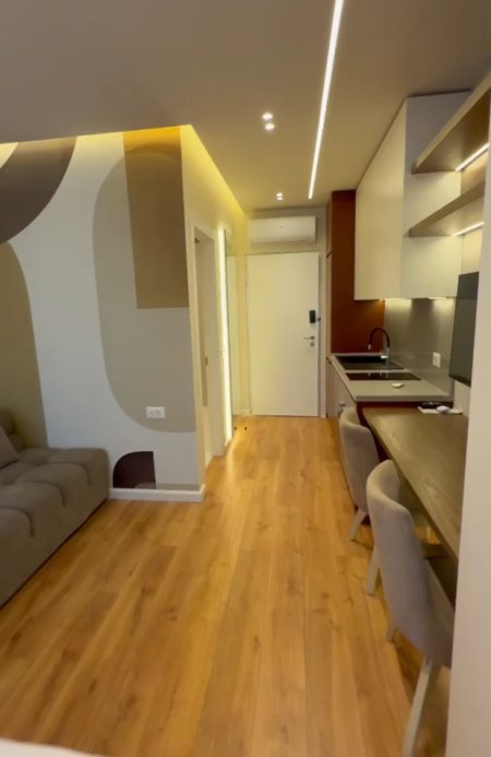 Tirane, jepet me qera garsonier 1+1+Ballkon Kati 3, 40 m² 450 € (Rruga Qemal Stafa)