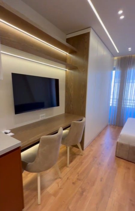 Tirane, jepet me qera garsonier 1+1+Ballkon Kati 3, 40 m² 450 € (Rruga Qemal Stafa)
