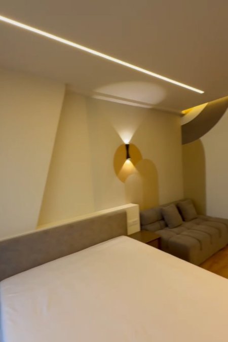 Tirane, jepet me qera garsonier 1+1+Ballkon Kati 3, 40 m² 450 € (Rruga Qemal Stafa)