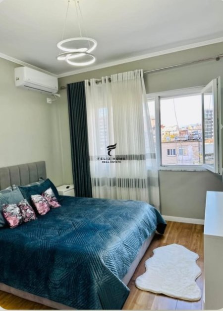 Tirane, shiten 2 apartamente 1+1 Kati 5, 126 m² 248.000 € (TREGU ELEKTRIK)
