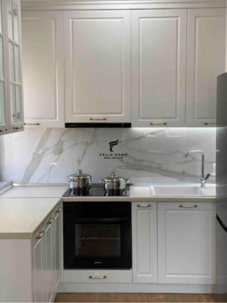 Tirane, shiten 2 apartamente 1+1 Kati 5, 126 m² 248.000 € (TREGU ELEKTRIK)