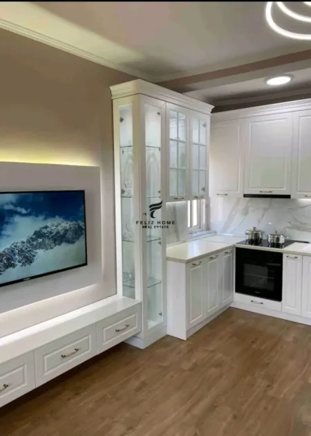 Tirane, shiten 2 apartamente 1+1 Kati 5, 126 m² 248.000 € (TREGU ELEKTRIK)