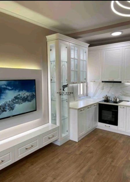 Tirane, shiten 2 apartamente 1+1 Kati 5, 126 m² 248.000 € (TREGU ELEKTRIK)