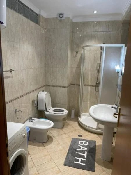 Durres, jepet me qera apartament 1+1+Ballkon Kati 3, 70 m² 400 € 