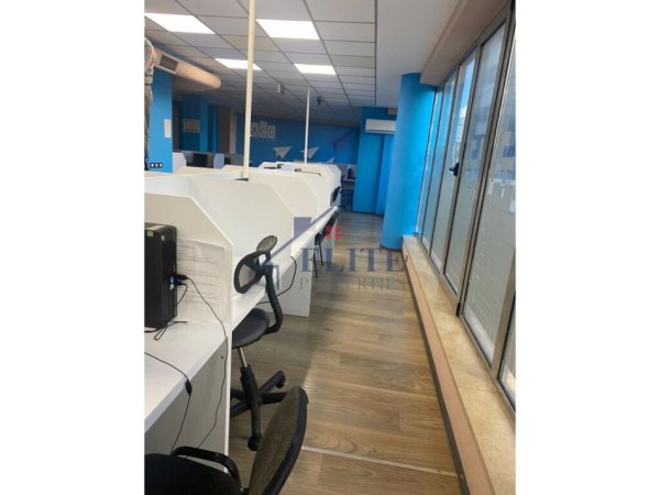 Tirane, jepet me qera zyre Kati 2, 280 m² 3.500 € (9 Kateshet)