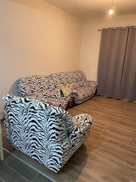 Tirane, jepet me qera apartament 2+1+Ballkon Kati 6, 107 m² 560 € (RRUGA E KAVAJES)