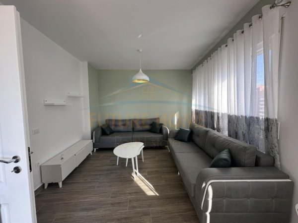 Tirane, jepet me qera apartament 2+1 Kati 5, 98 m² 500 € (UNAZA RE) UNA42576