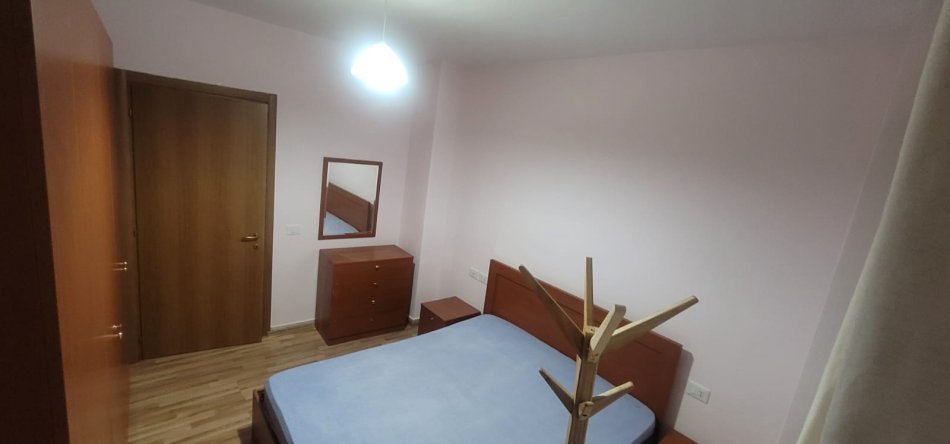 Tirane, jepet me qera apartament 2+1 Kati 2, 96 m² 565 € (Stacioni i Trenit,)