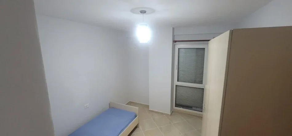 Tirane, jepet me qera apartament 2+1 Kati 2, 96 m² 565 € (Stacioni i Trenit,)