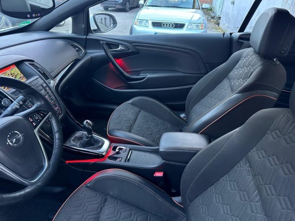 Shitet OPEL CASCADA Benzin, Manual 8.500 €