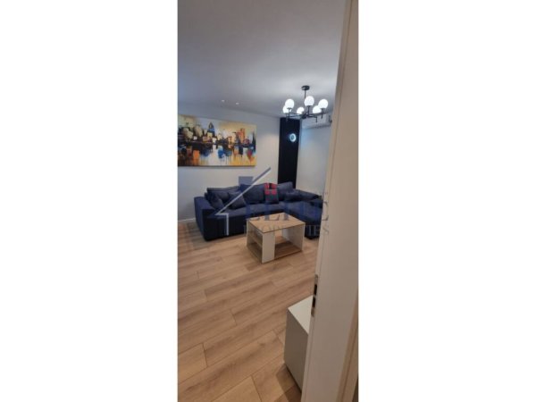 Tirane, jepet me qera apartament 2+1 Kati 5, 84 m² 600 € (Laprake)
