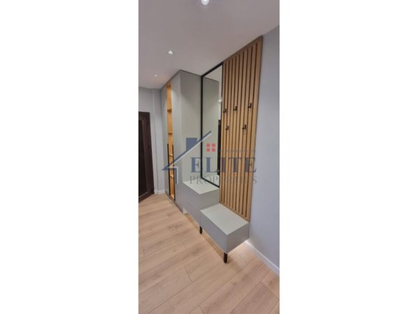 Tirane, jepet me qera apartament 2+1 Kati 5, 84 m² 600 € (Laprake)
