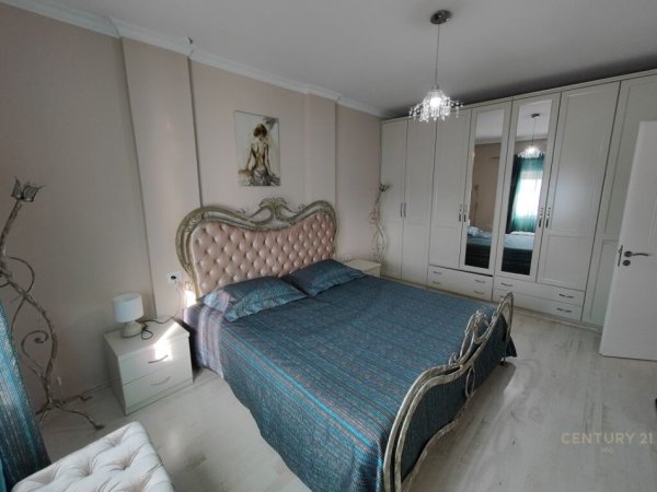 Tirane, jepet me qera apartament 2+1 Kati 9, 93 m² 800 € (Myslym shyri)
