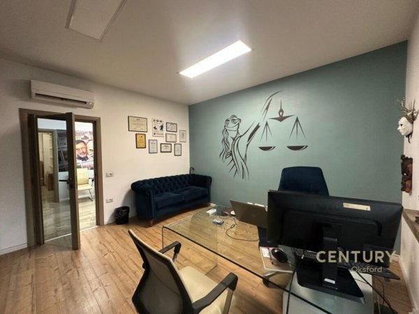 Tirane, jepet me qera ambjent biznesi Kati 1, 105 m² 1.400 € (Ish Blloku OKS106240)