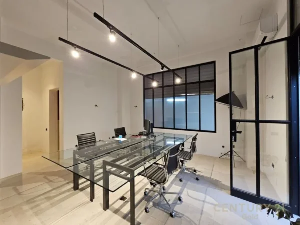 Tirane, jepet me qera ambjent biznesi Kati 0, 60 m² 550 € (Delijorgjit)