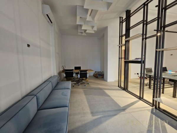 Tirane, jepet me qera ambjent biznesi Kati 0, 60 m² 550 € (Delijorgjit)