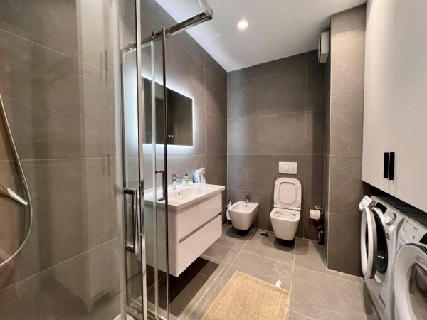 Tirane, jepet me qera apartament 2+1+Aneks Kati 3, 103 m² 1.000 € (Rruga e Elbasanit)