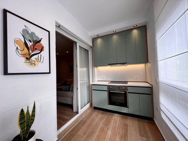Tirane, jepet me qera apartament 2+1+Aneks Kati 3, 103 m² 1.000 € (Rruga e Elbasanit)