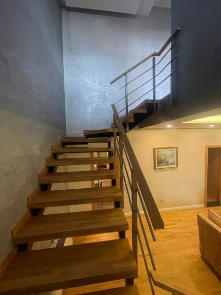 Tirane, jepet me qera Vile 2 Katshe Kati 1, 240 m² 1.350 € (JORDAN MISJA)