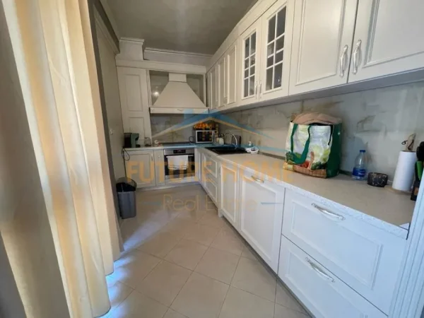 Shqiperi, shitet apartament 1+1 Kati 5, 67 m² 110.000 € (Bulevardi Dritan Hoxha)