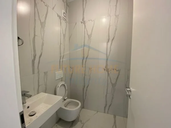 Tirane, shitet apartament 1+1 Kati 7, 61 m² 83.000 € (Ali Demi)