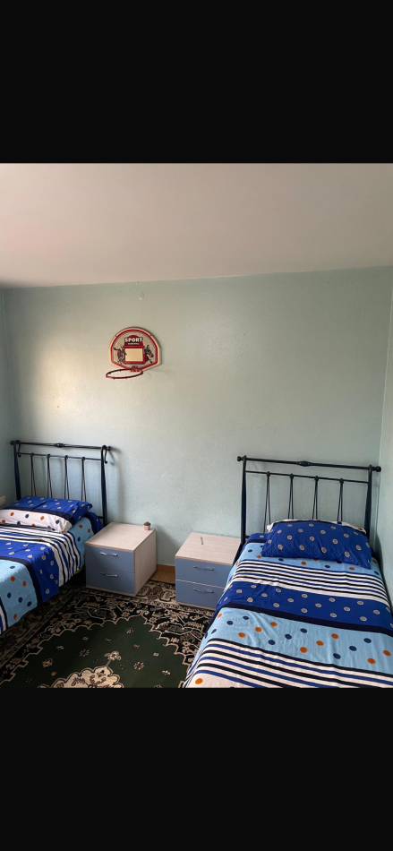 Tirane, ndarje qeraje apartament 3+1 Kati 4, 100 m² 200 € (sander prosi)