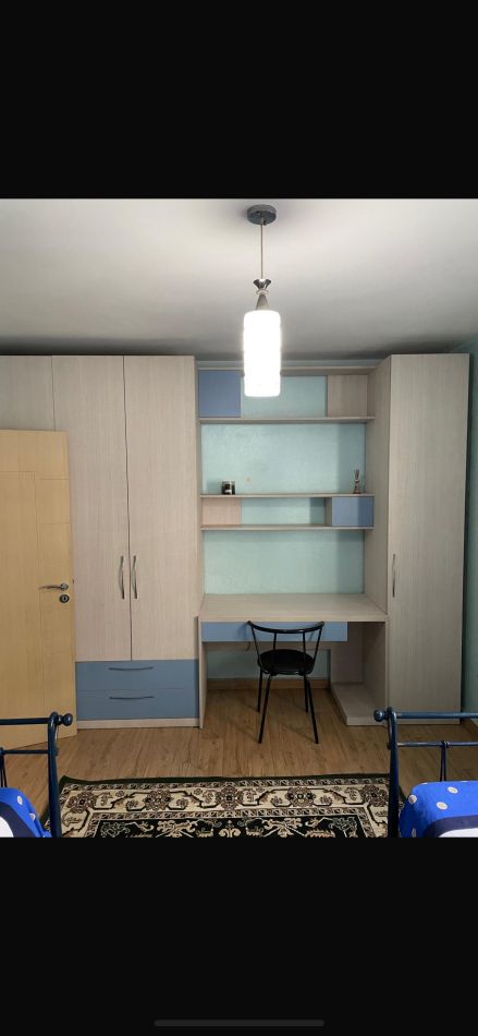 Tirane, ndarje qeraje apartament 3+1 Kati 4, 100 m² 200 € (sander prosi)