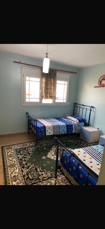 Tirane, ndarje qeraje apartament 3+1 Kati 4, 100 m² 200 € (sander prosi)