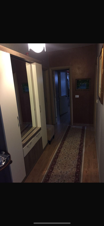 Tirane, ndarje qeraje apartament 3+1 Kati 4, 100 m² 200 € (sander prosi)