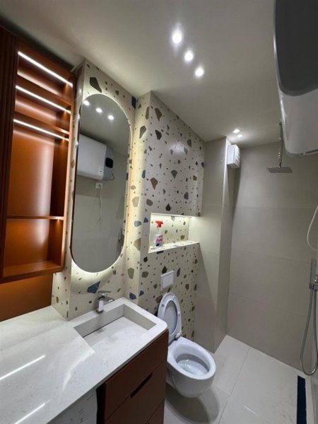 Tirane, jepet me qera garsonier 1+1 Kati 5, 34 m² 450 € (Shkolla e Kuqe)