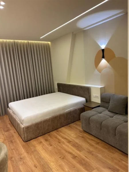 Tirane, jepet me qera garsonier 1+1 Kati 5, 34 m² 450 € (Shkolla e Kuqe)