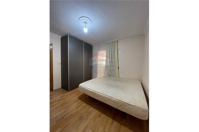 Tirane, jepet me qera 2+1 Kati 3, 93 m² 400 € (dritan hoxha - Laprakë, Shqipëri)
