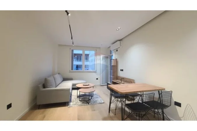 Tirane, jepet me qera apartament 1+1+Ballkon Kati 6, 63 m² 500 € (astir)