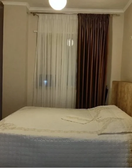 Tirane, jepet me qera apartament 3+1 Kati 2, 105 m² 900 € (Kopshti Botanik)