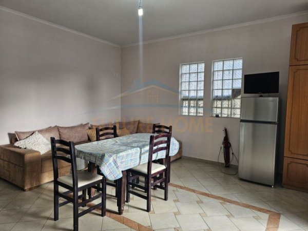 Tirane, jepet me qera apartament 2+1 Kati 2, 100 m² 350 € (Dpot e Ujit afer Farkes)
