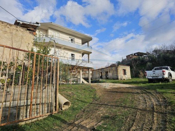 Tirane, jepet me qera apartament 2+1 Kati 2, 100 m² 350 € (Dpot e Ujit afer Farkes)