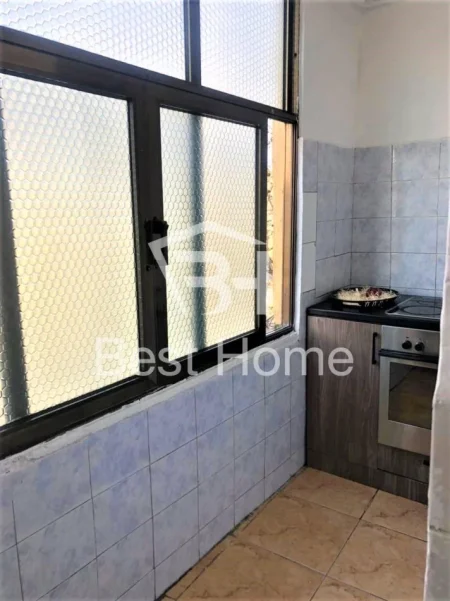 Tirane, jap me qera apartament 1+1 Kati 4, 55 m² 380 € (Tek Harry Fultz)