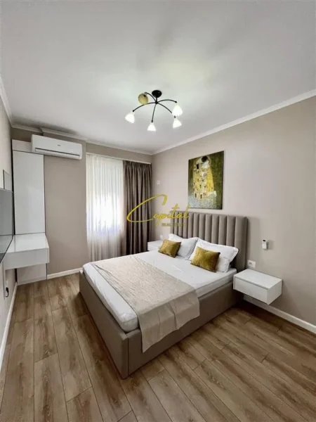 Tirane, jepet me qera apartament 1+1 Kati 2, 70 m² 750 € (KOMUNA E PARISIT)