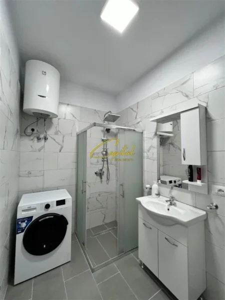 Tirane, jepet me qera apartament 1+1 Kati 2, 70 m² 750 € (KOMUNA E PARISIT)