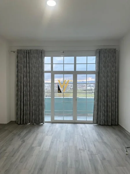 Tirane, jepet me qera ambjent biznesi Kati 3, 220 m² 5.000 € (PASKUQAN)