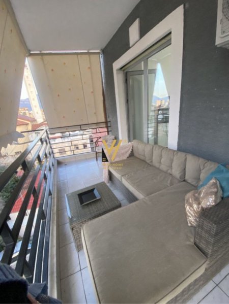 Tirane, jepet me qera apartament 2+1+Ballkon Kati 3, 85 m² 750 € (RRUGA QEMAL STAFA)
