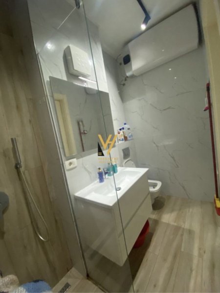 Tirane, jepet me qera apartament 2+1+Ballkon Kati 3, 85 m² 750 € (RRUGA QEMAL STAFA)