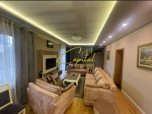 Tirane, jepet me qera apartament 2+1 Kati 2, 240 m² 1.350 € (BULEVARDI I RI)